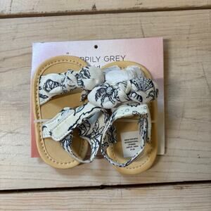 Happily Grey Kids NWT Toddler Girls' Blue Floral Sandals Size 4